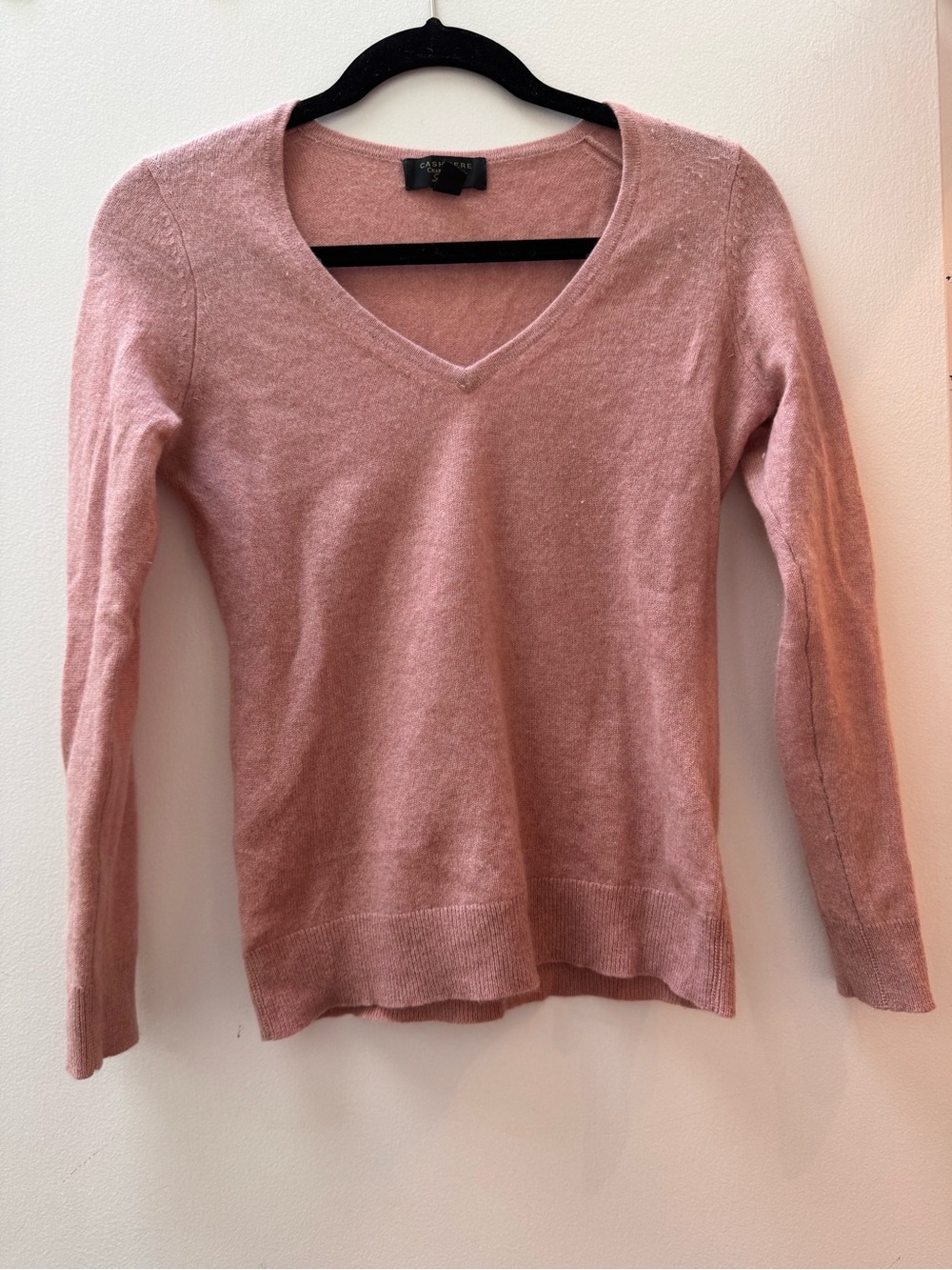 Pure cashmere blush pink charter club v neck sweater. Size xs
